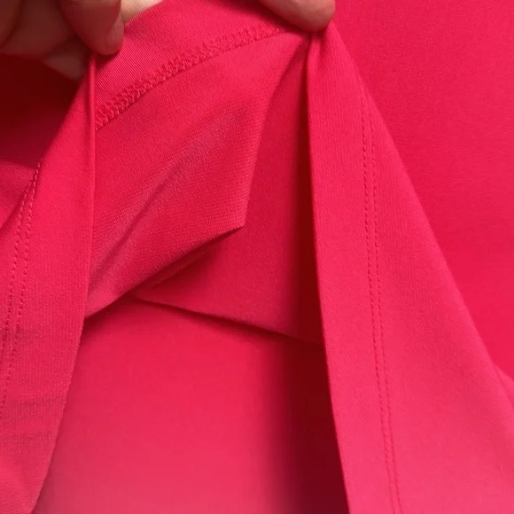 SALE. East 5th Blouse Size Small - Picture 9 of 9